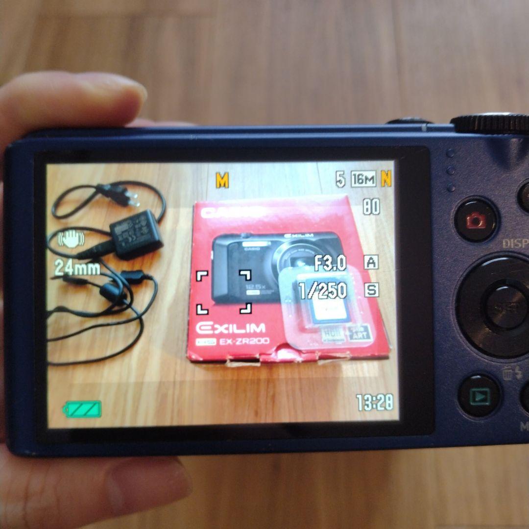 CASIO EXILIM EX-ZR200デジタルカメラ・バッテリー