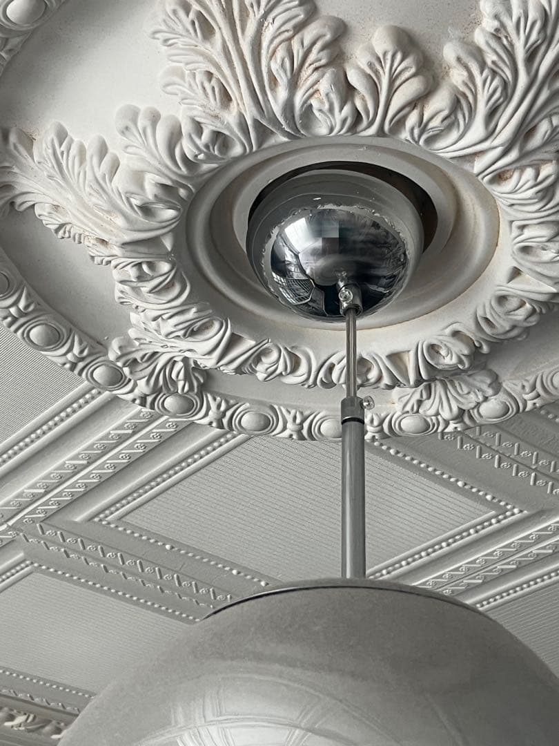 リビングハウス　ミラー仕上げ ペンダントライト　KARE