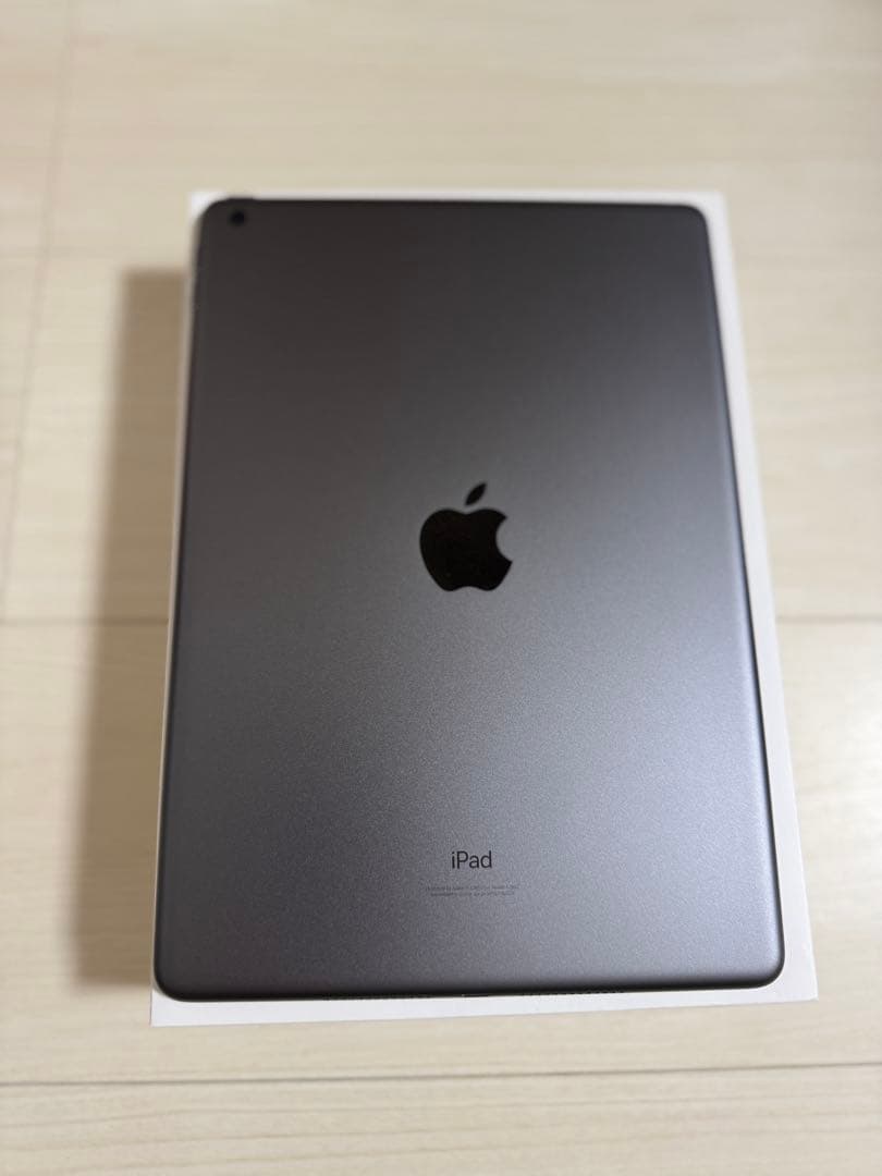 Apple iPad スペースグレー 本体 第9世代 カバー付き