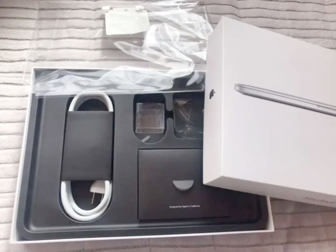 値下げ　化粧箱付　MacBook Pro 13インチ　core i7 512GB