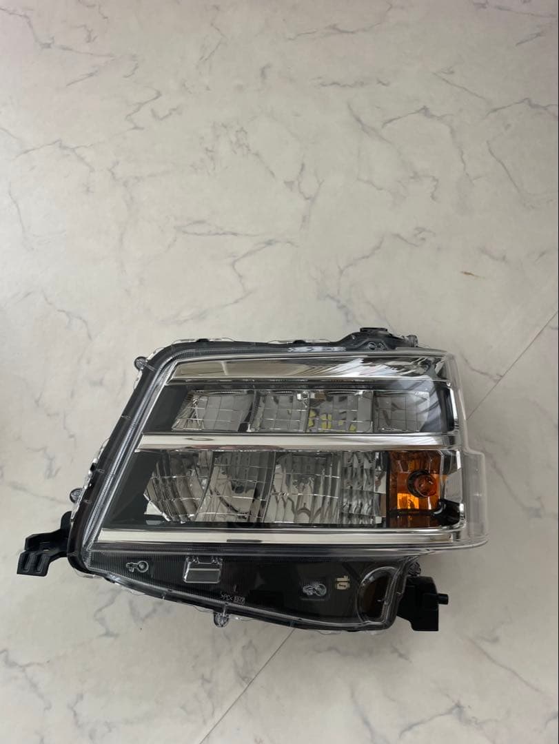 新車外し　　 スバル純正 S700B サンバー ディアスLED ヘッドライト