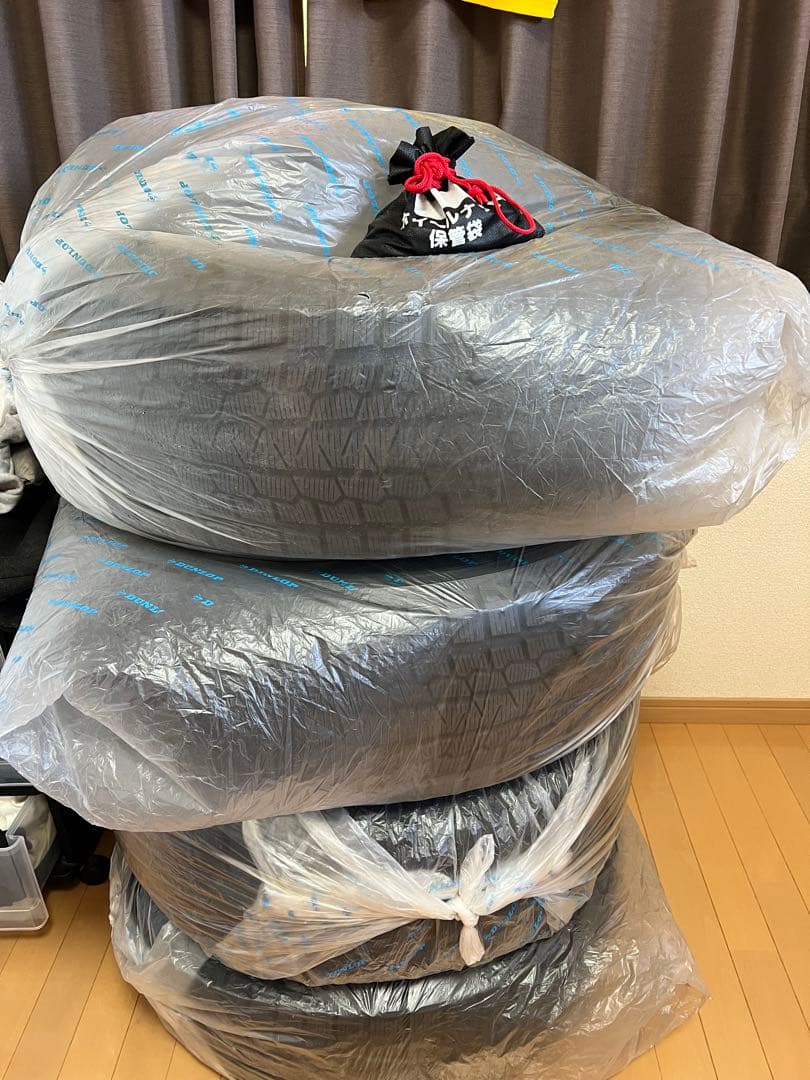 (極美品・バリ溝) 2024年製ランドクルーザープラド150 スタッドレスタイヤ