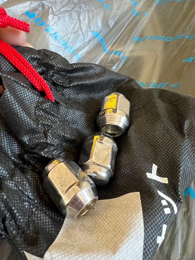 (極美品・バリ溝) 2024年製ランドクルーザープラド150 スタッドレスタイヤ