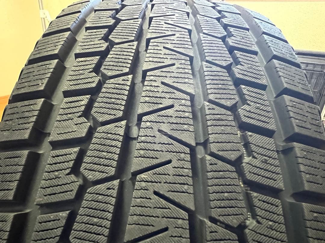 (極美品・バリ溝) 2024年製ランドクルーザープラド150 スタッドレスタイヤ