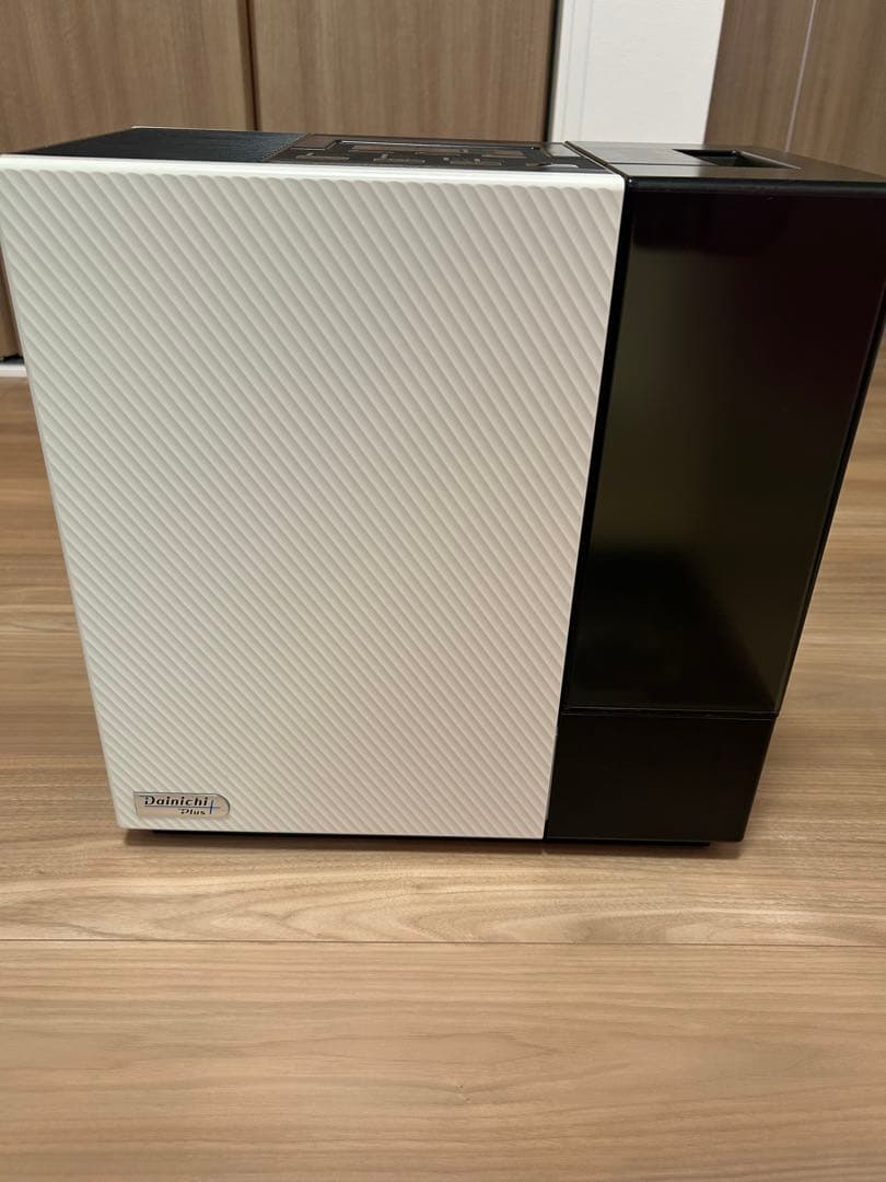 加湿器 ホワイト/ブラック