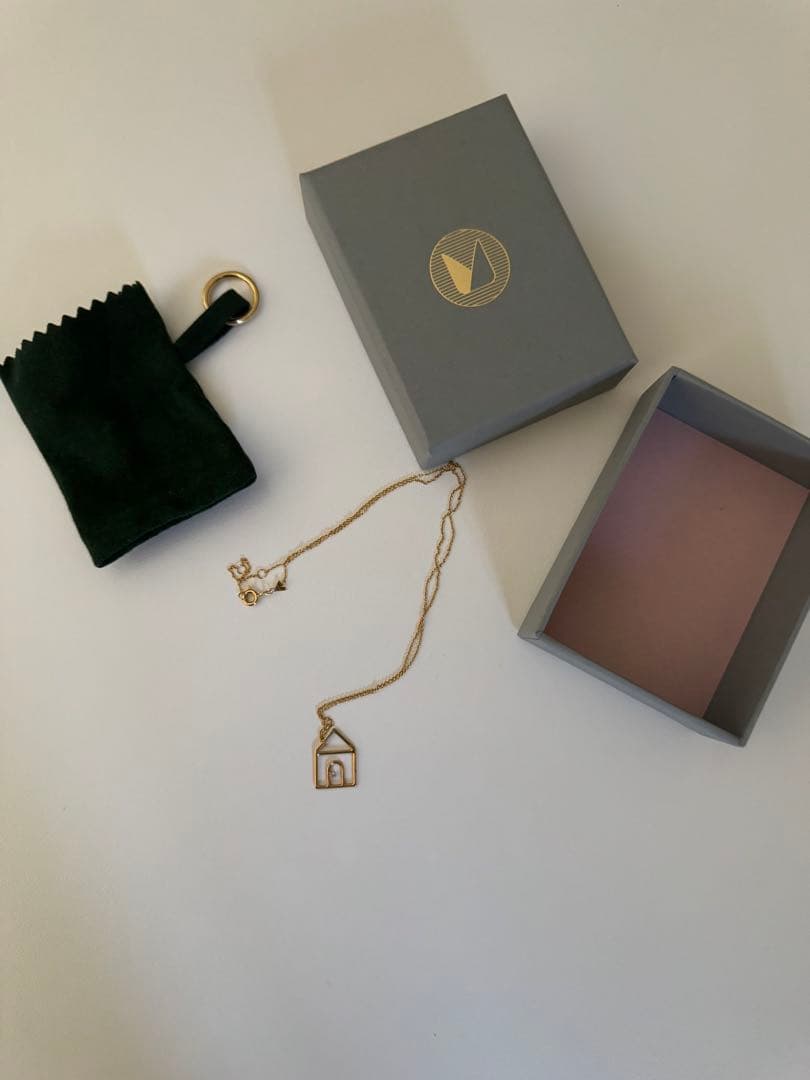 ALIITA•家の形•ペンダント•ネックレス