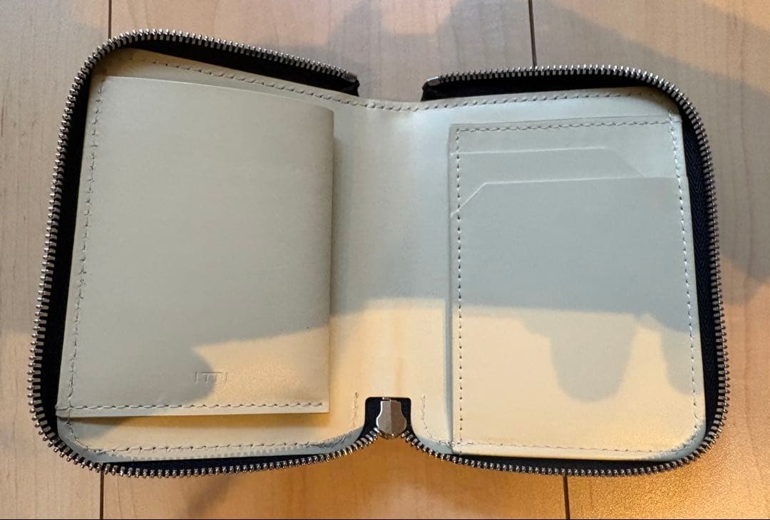 ITTI コンパクト財布