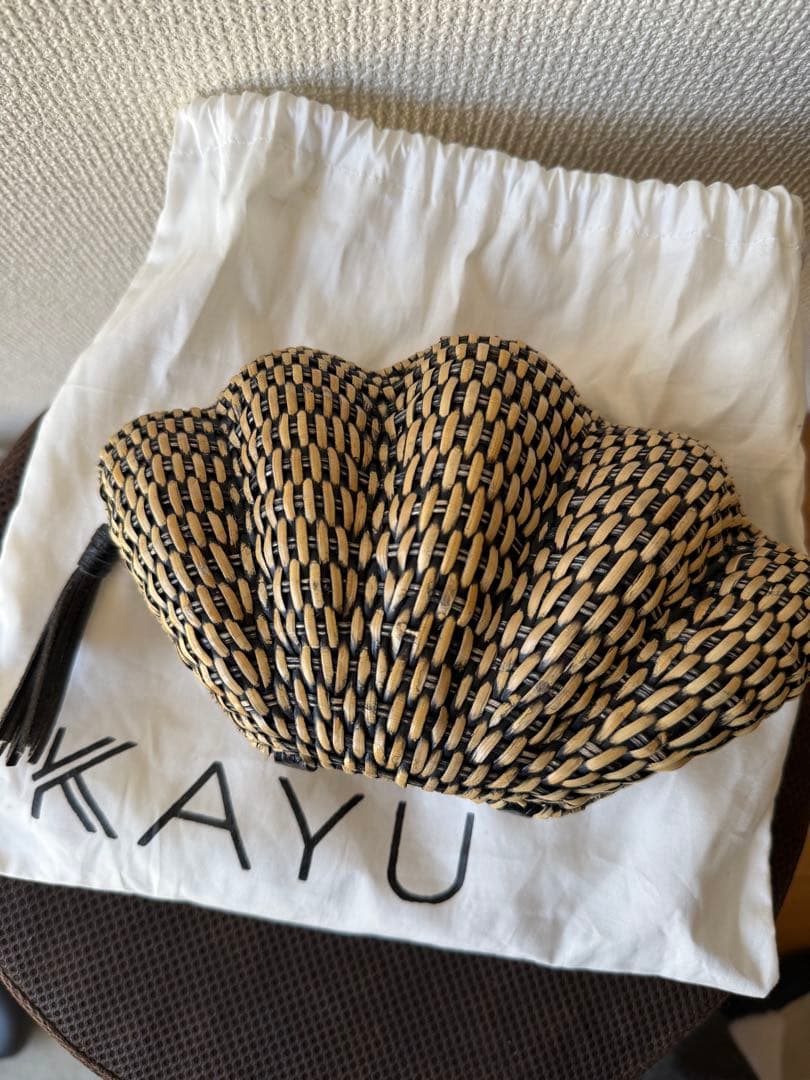 未使用品【KAYU】シェル型クラッチショルダーバッグロンハーマン