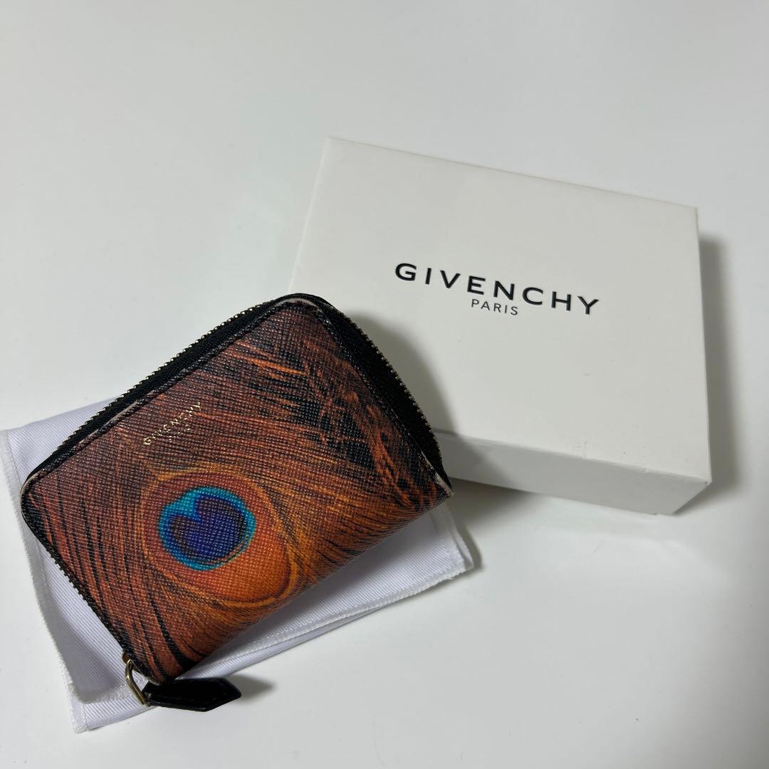 GIVENCHY ピーコック　ケース