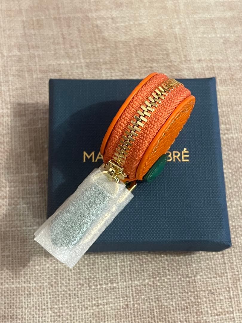 新品　メゾンドサブレ　フルーツチャーム　オレンジ　AirTagケース　小物入れ