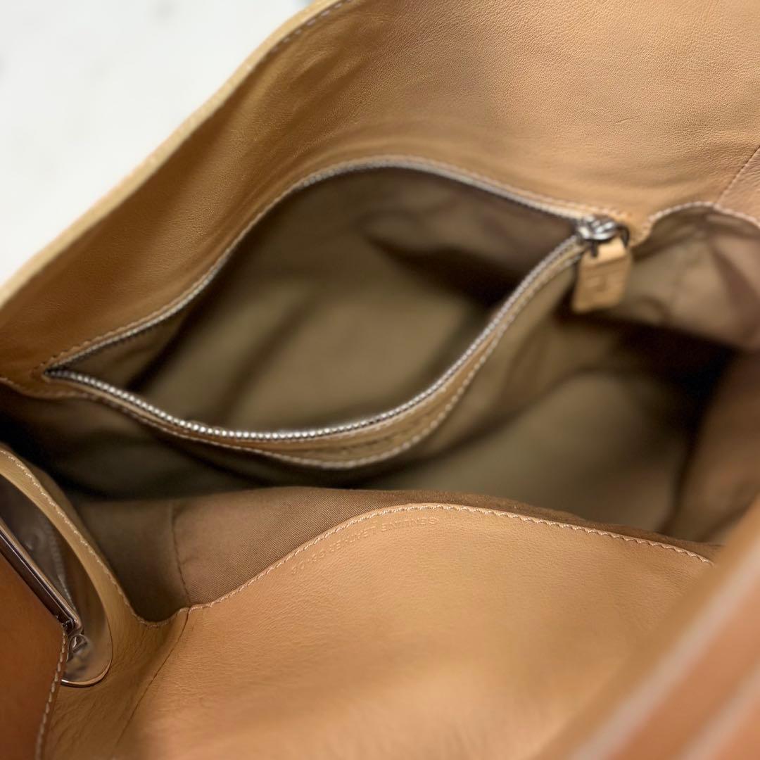 TOD'S トッズ ハンドバッグ レザー ベージュブラウン 肩掛け トートバッグ