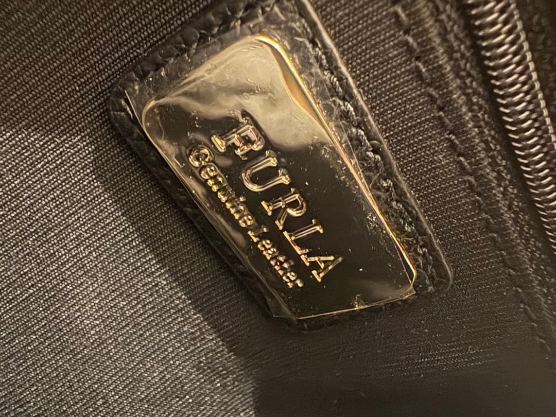 あ*き様 美品　FURLA ブラック ショルダーバッグ