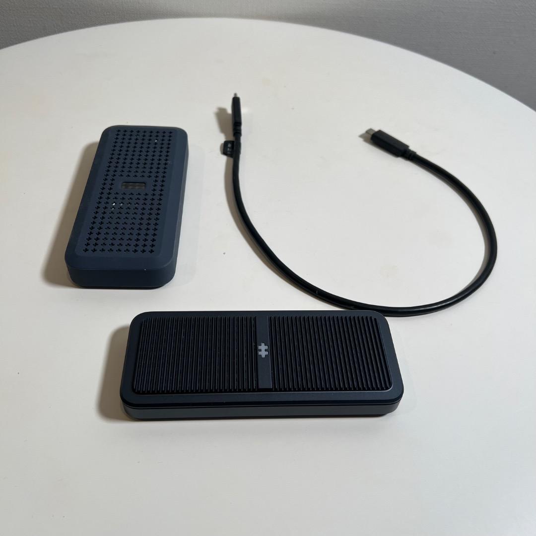 HyperDrive Next USB4 NVMe SSD エンクロージャ