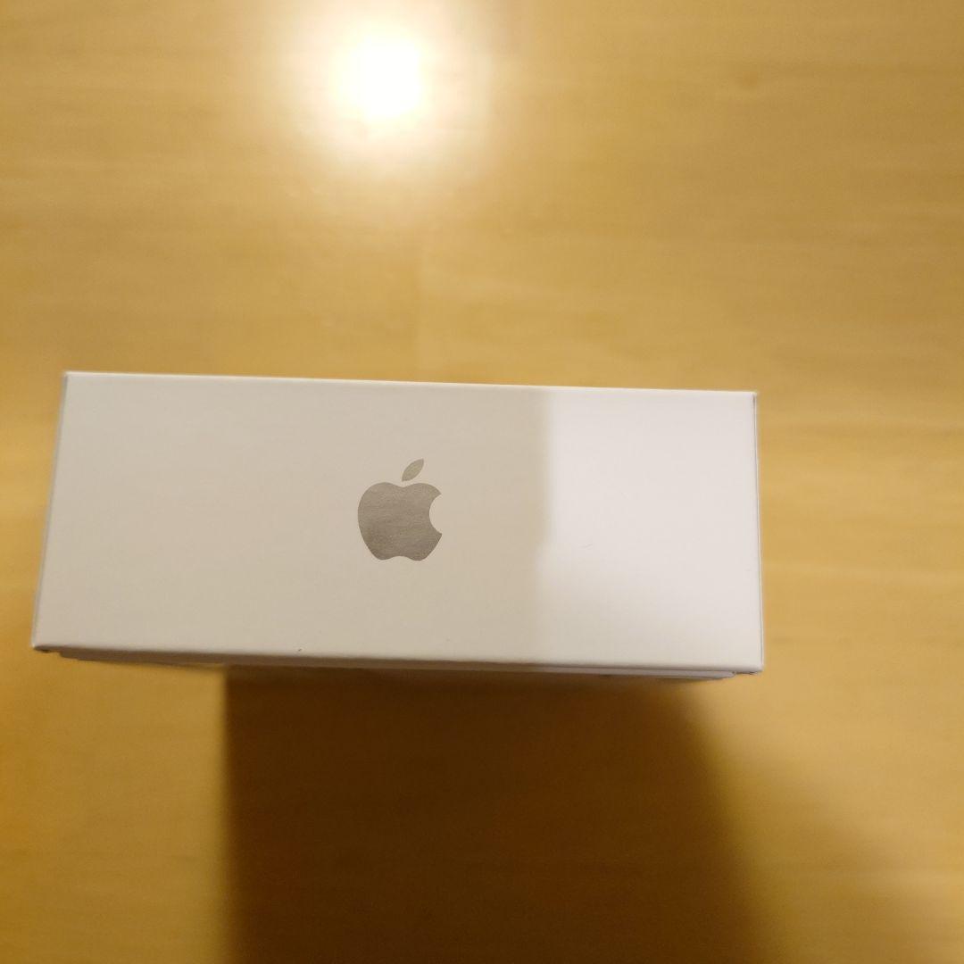 【新品・未開封】　アップル AirPods4 ノイズキャンセリング非搭載モデル