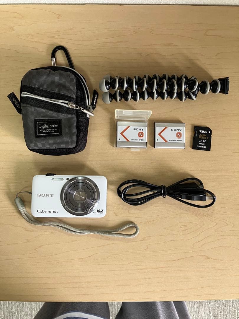 Sony Cyber-shot 16.2MP ホワイトとバッテリー2個含む付属品
