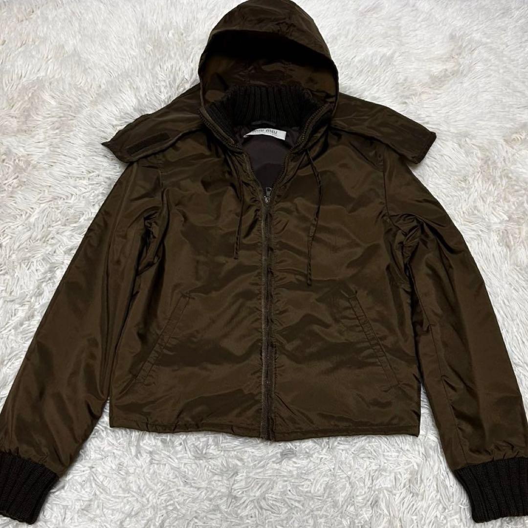 美品　miumiu アーカイブ　カーキ　ナイロンパーカー　リブ切り替え　38