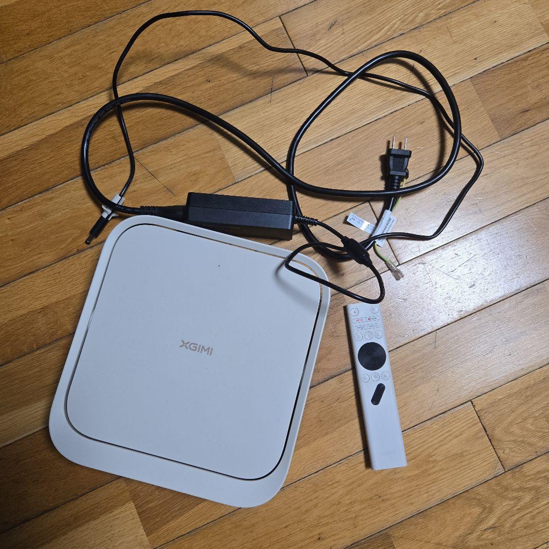 XGIMI Elfin Flip Pro プロジェクター 本体