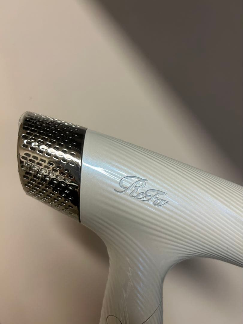 リファビューテック ドライヤースマートホワイト/2024年製