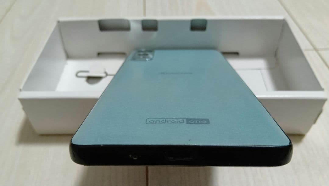 京セラ　KYOCERA android one S8 ペールブルー 64GB