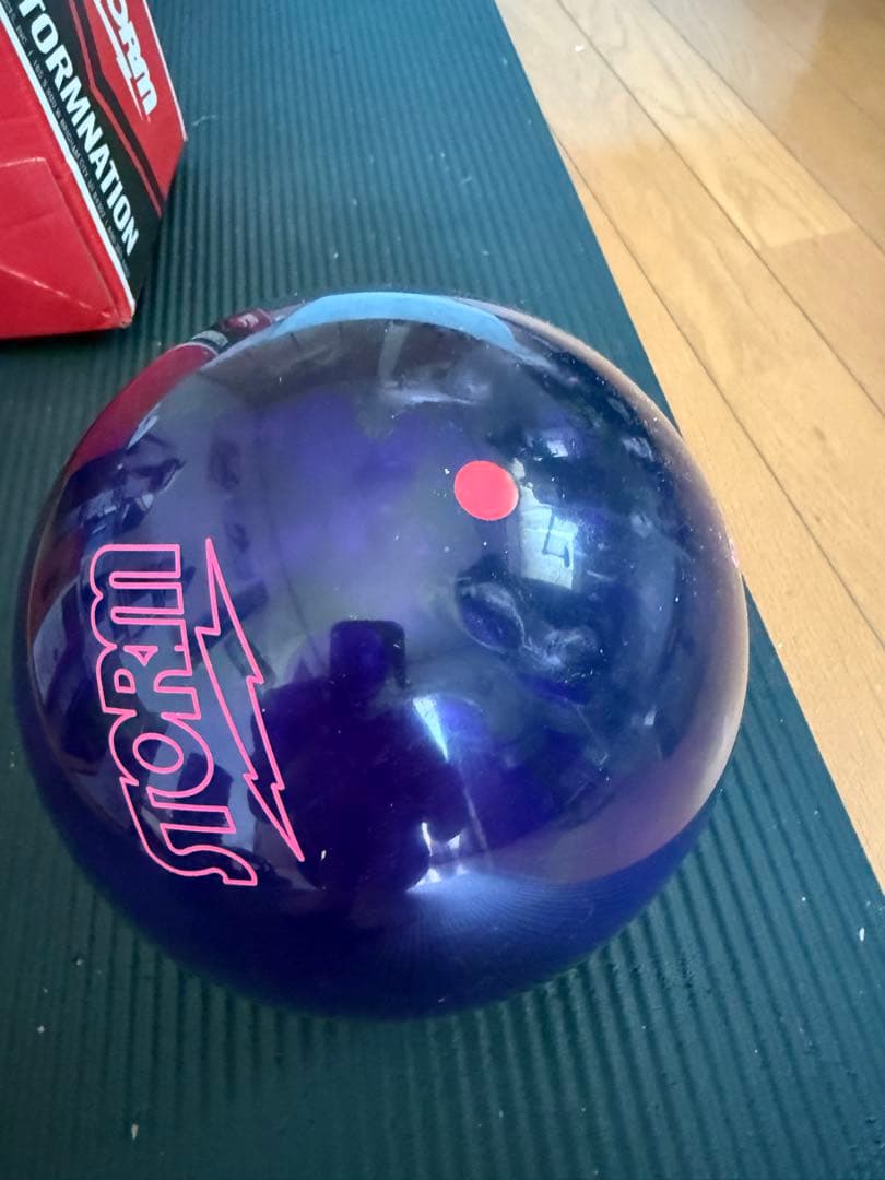 美品 Typhoon ボウリングボール 15 lb 4 oz