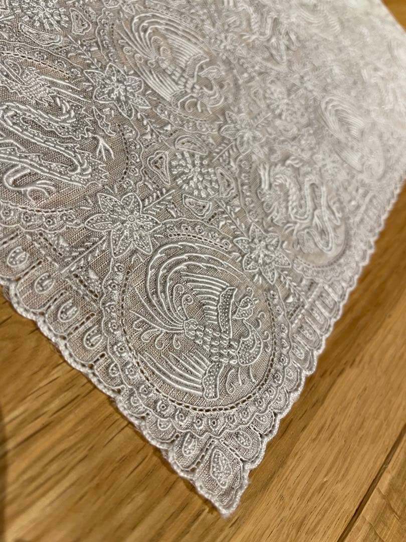 スワトウ刺繍　ハンカチ　約29cm