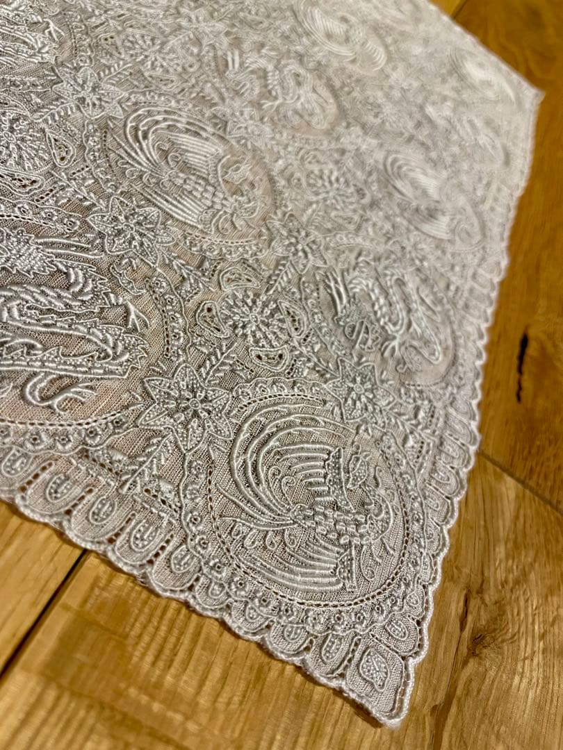 スワトウ刺繍　ハンカチ　約29cm