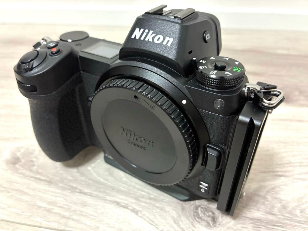ニコン　Nikon Z 6 ミラーレス一眼カメラ 本体と付属品