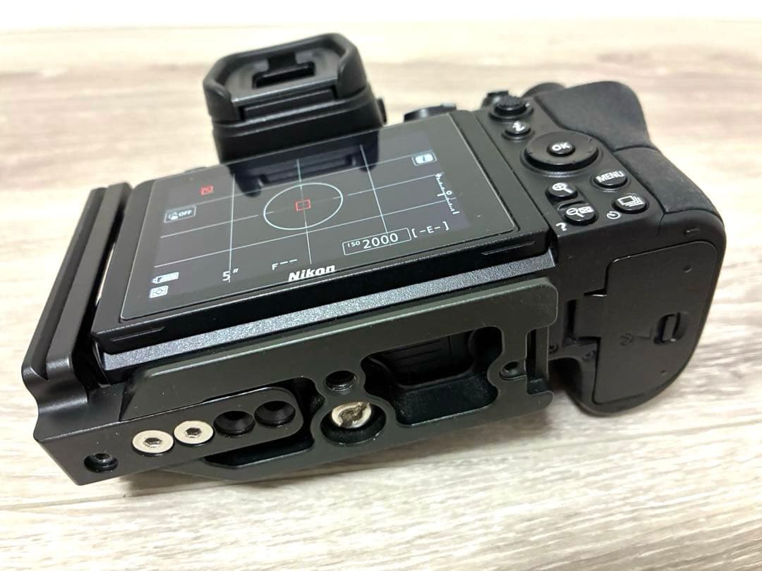 ニコン　Nikon Z 6 ミラーレス一眼カメラ 本体と付属品