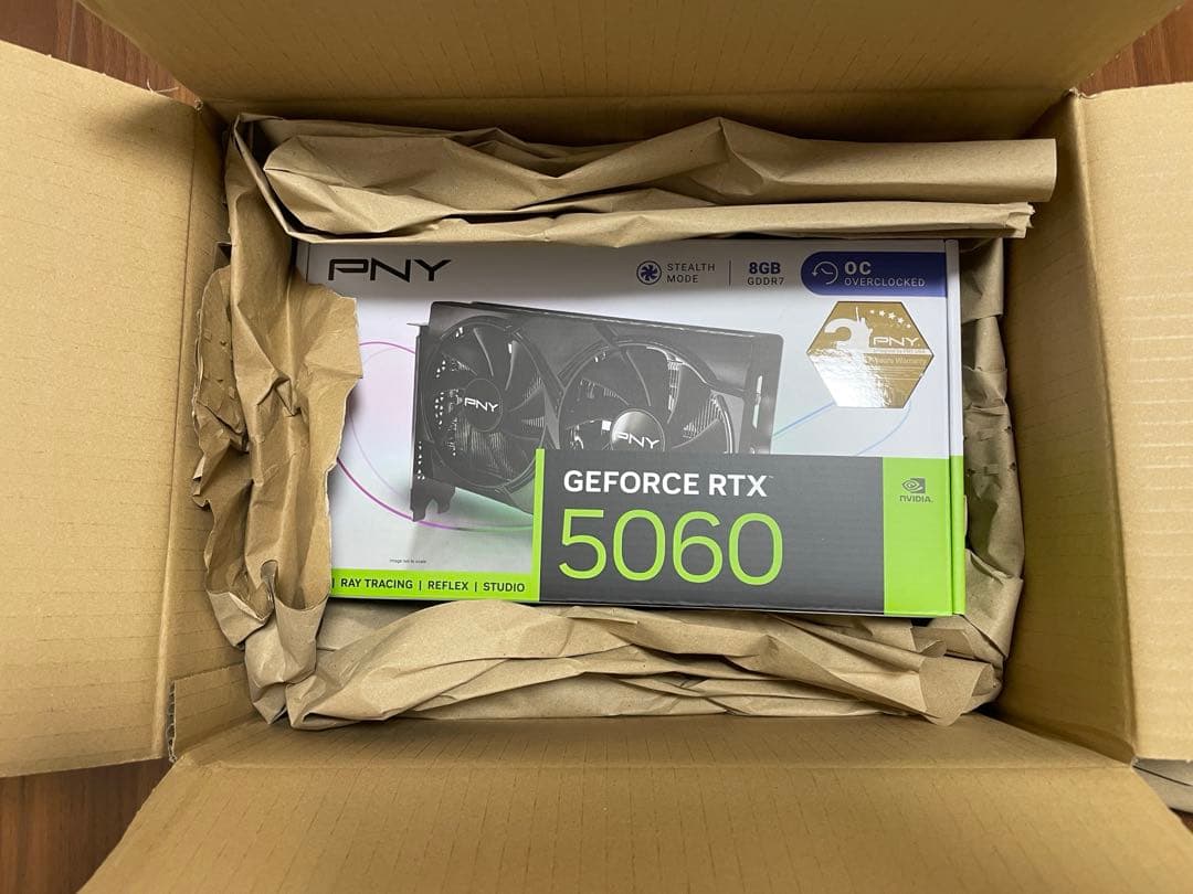 バ*ジ様 PNY RTX 5060 8GB VCG50608DFXPB1-O