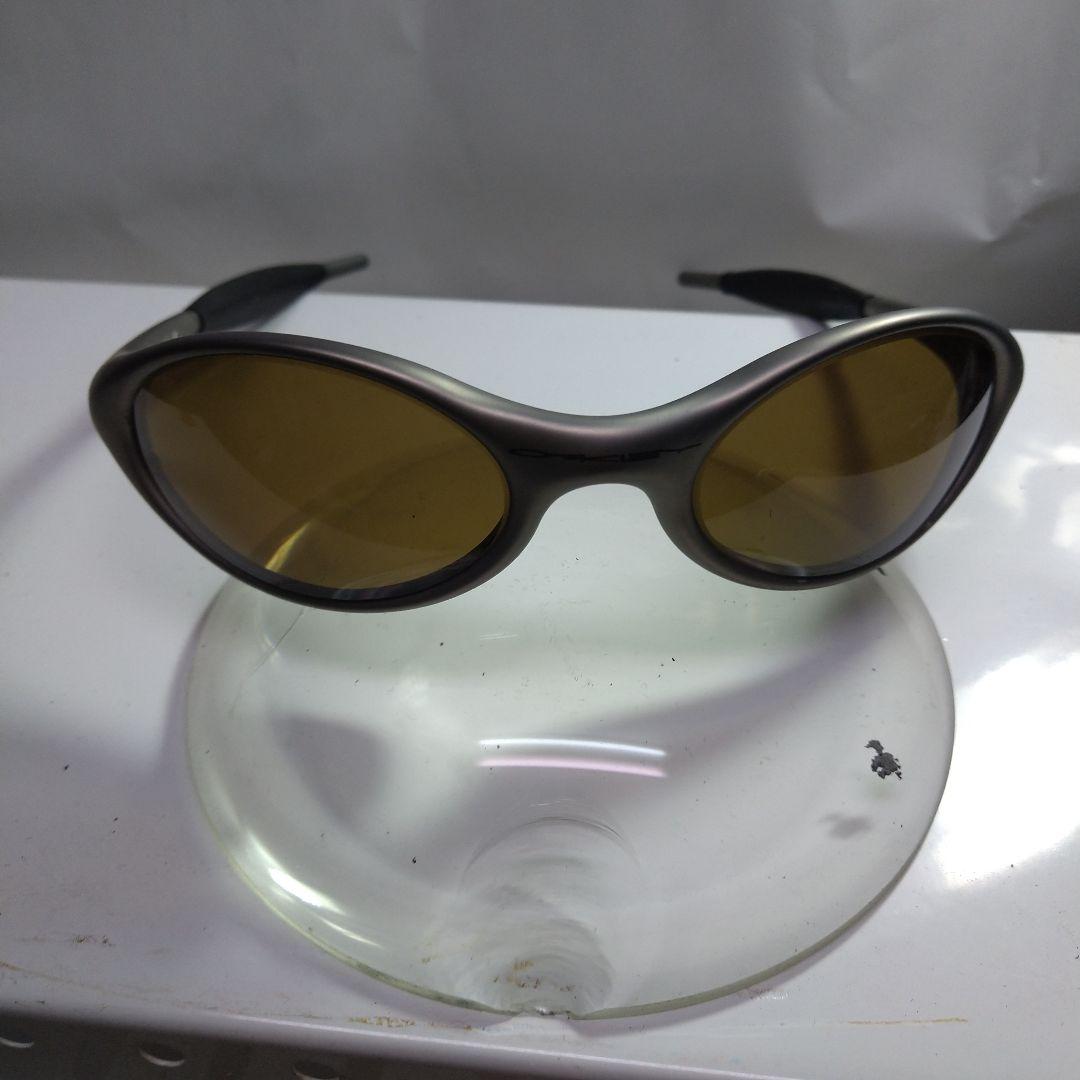 オークリーブラウンレンズ