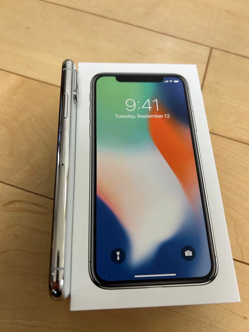 iPhoneX シルバー SIMロック解除 64gb