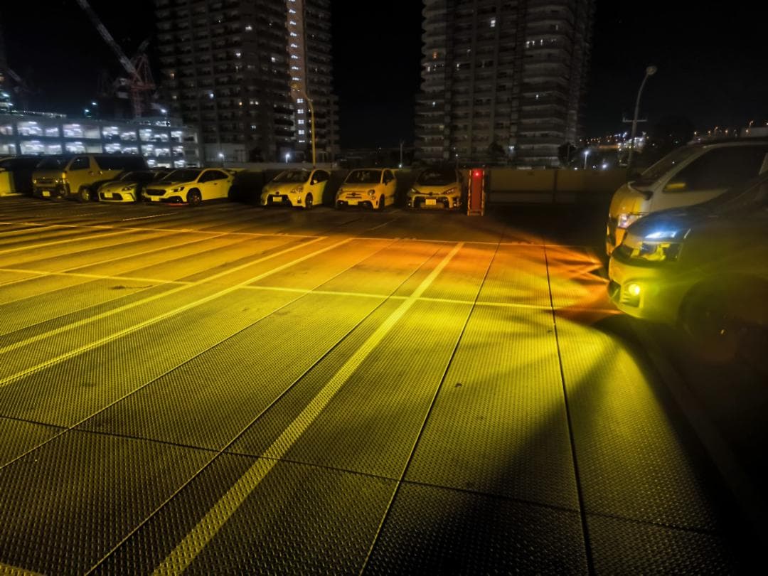 18LED　シリーズＰ　雪に強いイエローLEDバルブ　H11H816HB4H3