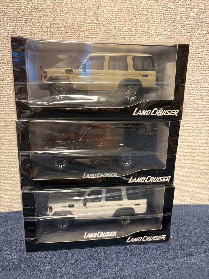 1/30 ランドクルーザー70 カラーサンプル 3台セット
