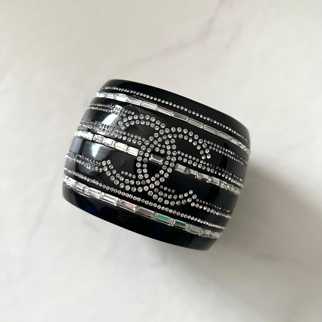 シャネル ココマーク ラインストーン バングル ブレスレット 黒 マグネット式