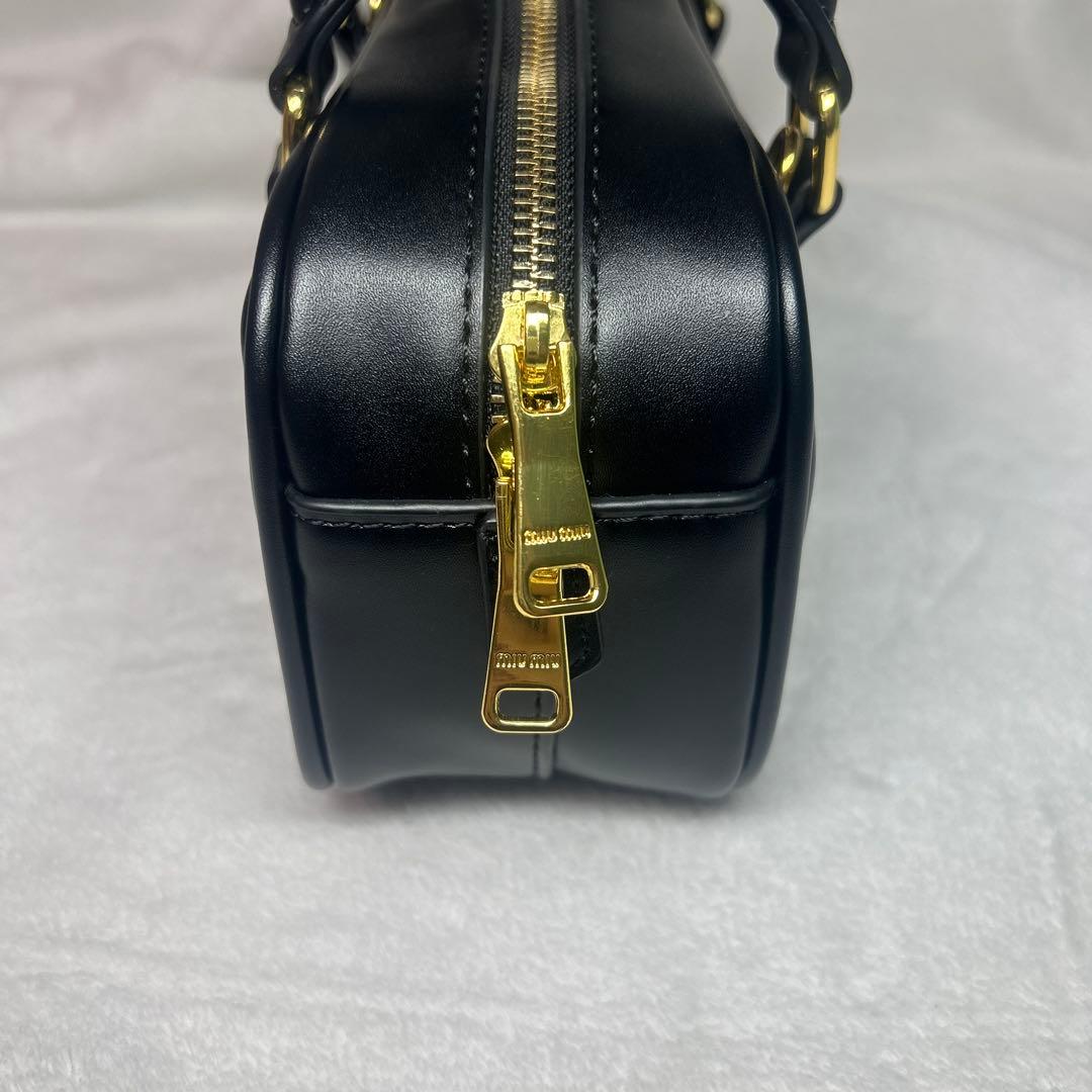 miumiu ショルダーバッグ