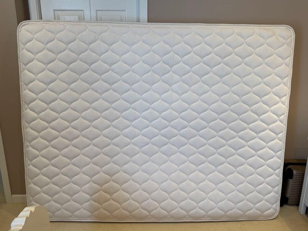 【美品送料込!】サータ高級マットレス ワイドダブル クイーン使用可能
