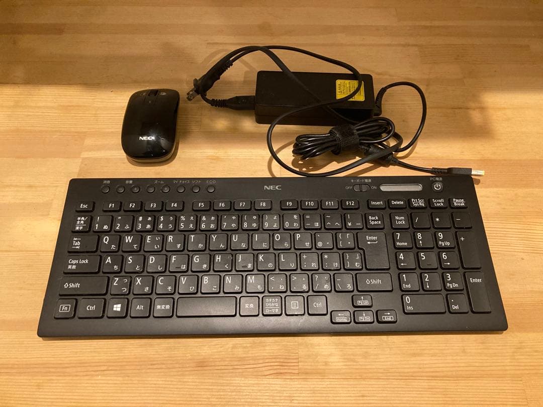 LAVIE デスクトップPC モニター