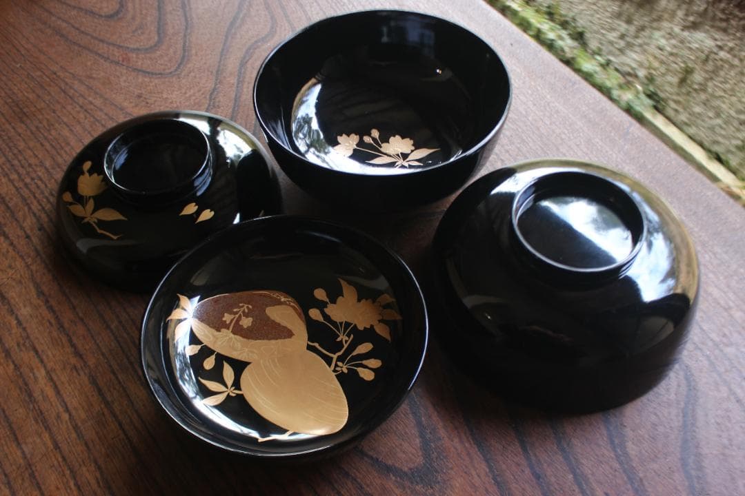 極小傷あり！時代黒漆に優美な貝合桜蒔絵の映える煮物椀2点（検輪島塗雑煮椀