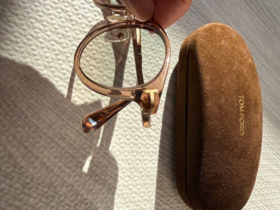 TOM FORD TF 5467クリアブラウン サングラス