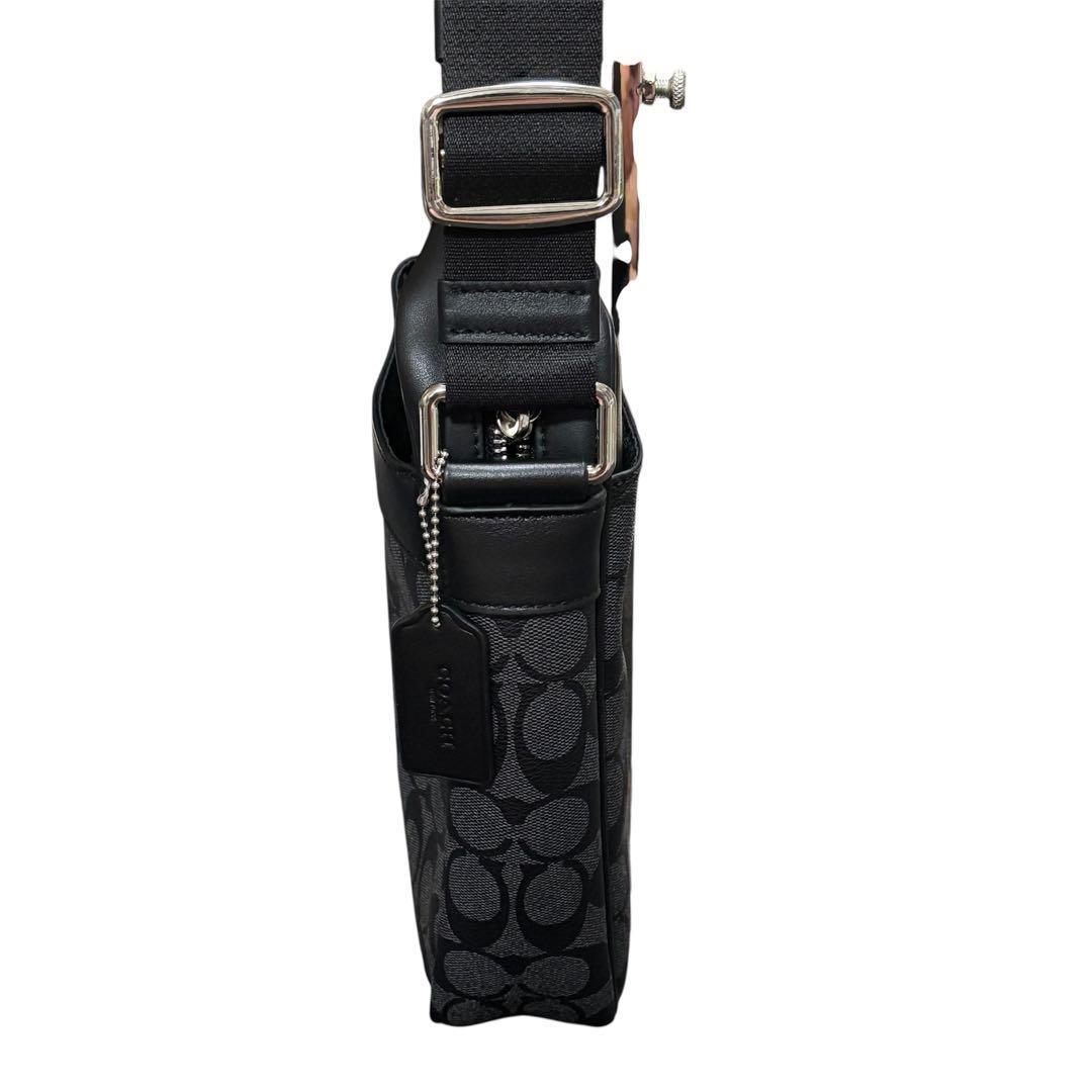 【美品】コーチ ショルダーバッグ シグネチャー サコッシュ PVCレザー 黒