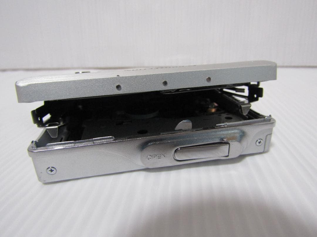 T0561 SONY MZ-R909 ポータブルMDレコーダー ジャンク