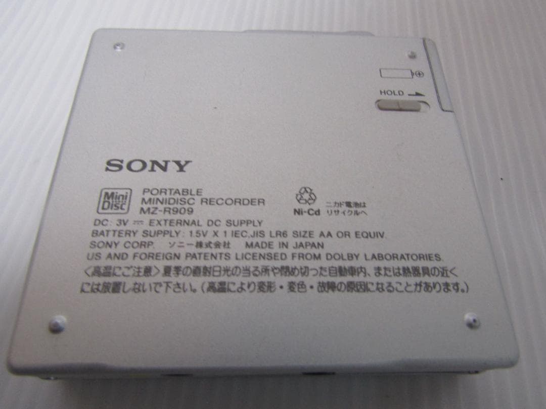 T0561 SONY MZ-R909 ポータブルMDレコーダー ジャンク