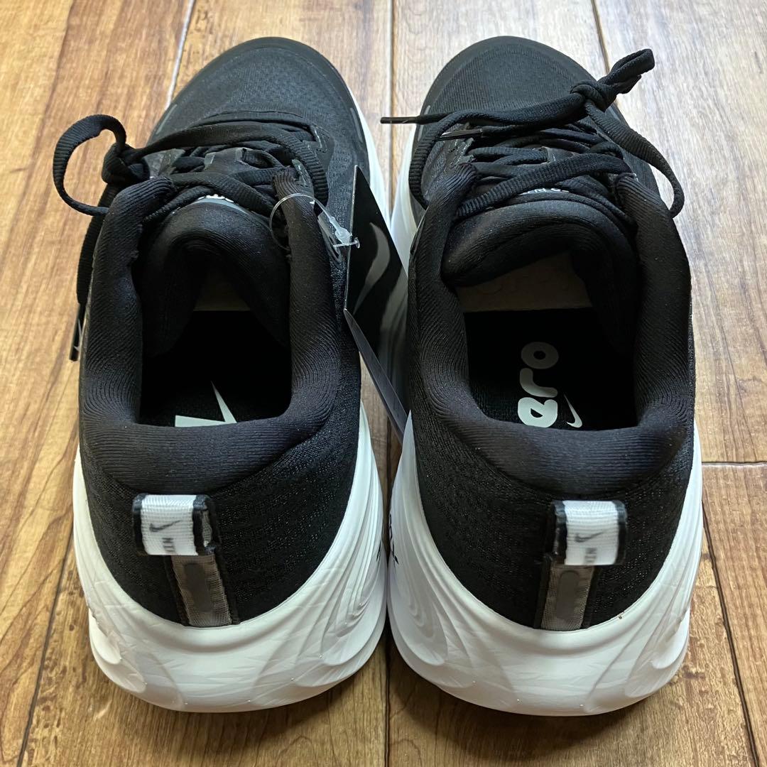 【新品・未使用】ナイキ ボメロプラス 26.5cm ブラック/ホワイト