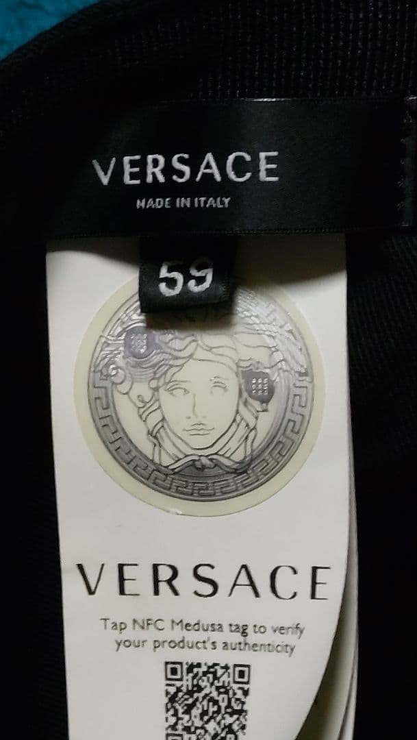 VERSACE ヴェルサーチェ 黒 キャップ 59