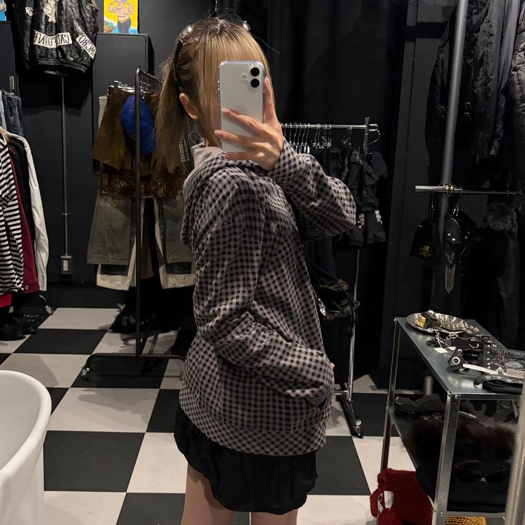 Burberry バーバリー　チェックパーカー　ロゴ入り　ハイネックデザイン