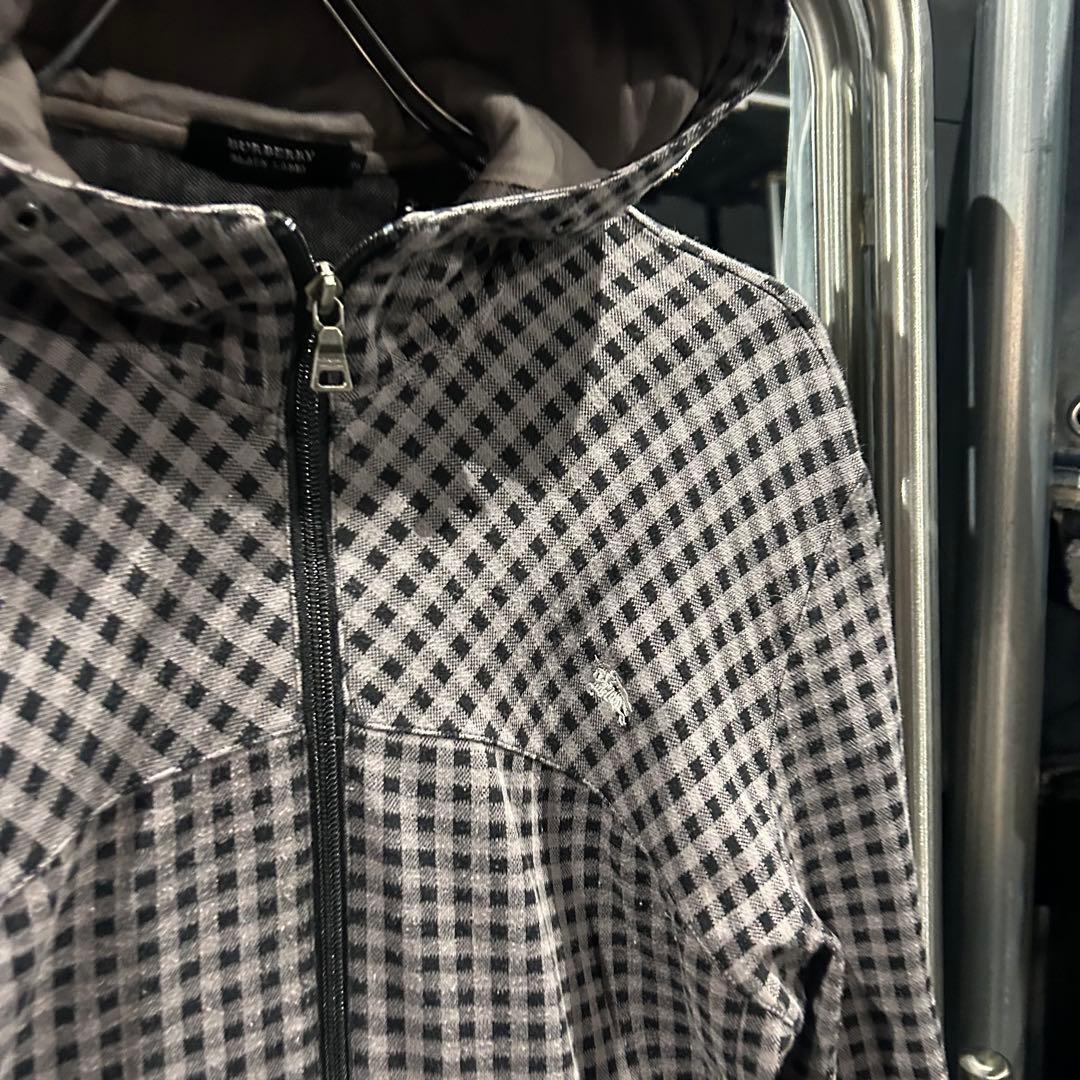 Burberry バーバリー　チェックパーカー　ロゴ入り　ハイネックデザイン