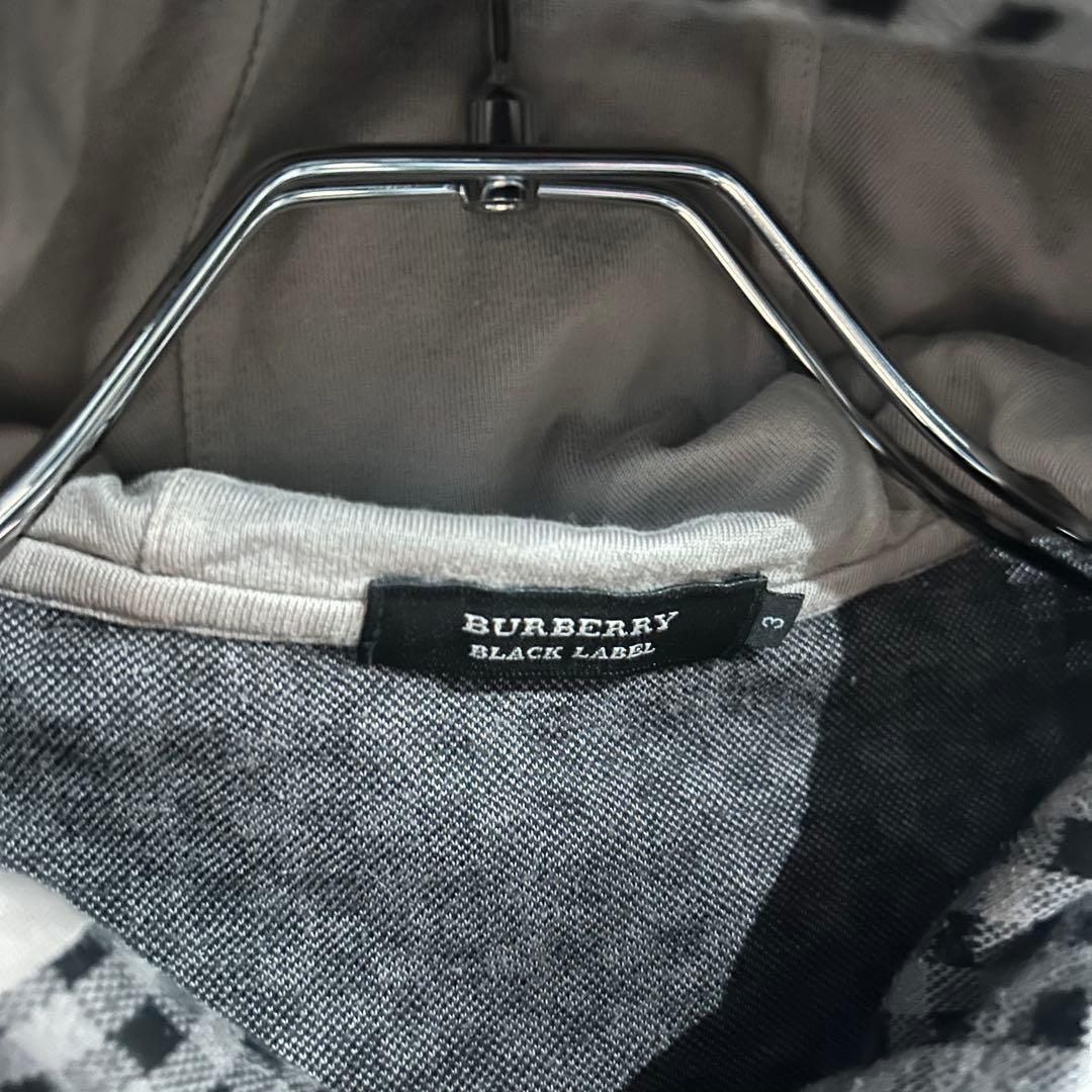 Burberry バーバリー　チェックパーカー　ロゴ入り　ハイネックデザイン