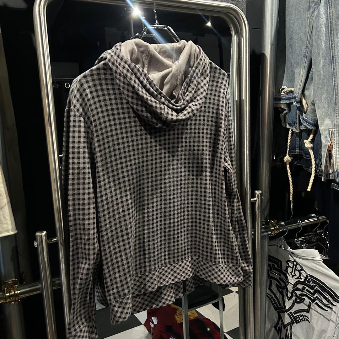 Burberry バーバリー　チェックパーカー　ロゴ入り　ハイネックデザイン