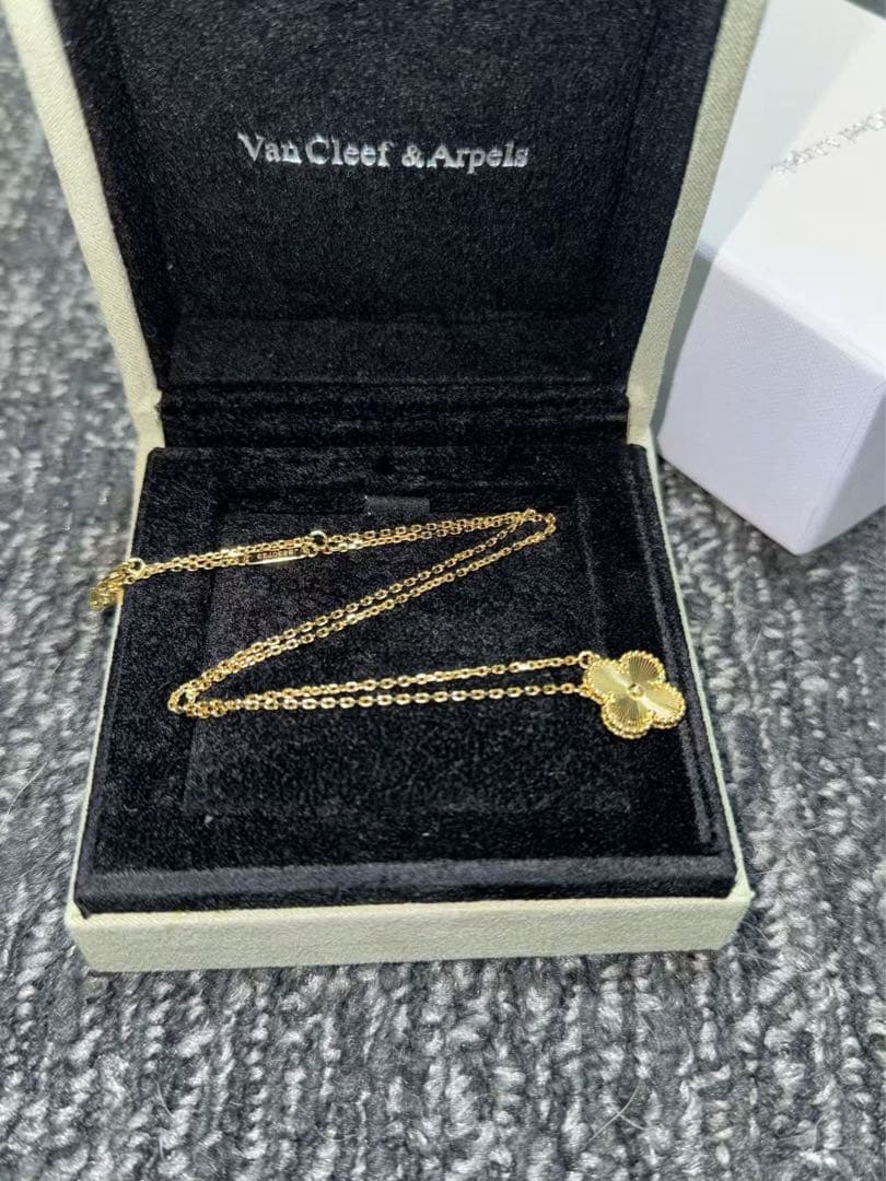 n Cleef & Arpelsヴァンクリーフ＆アーペルアルハンブラ ネックレス