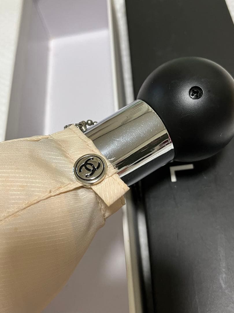 CHANEL 折りたたみ傘 ロゴ入り